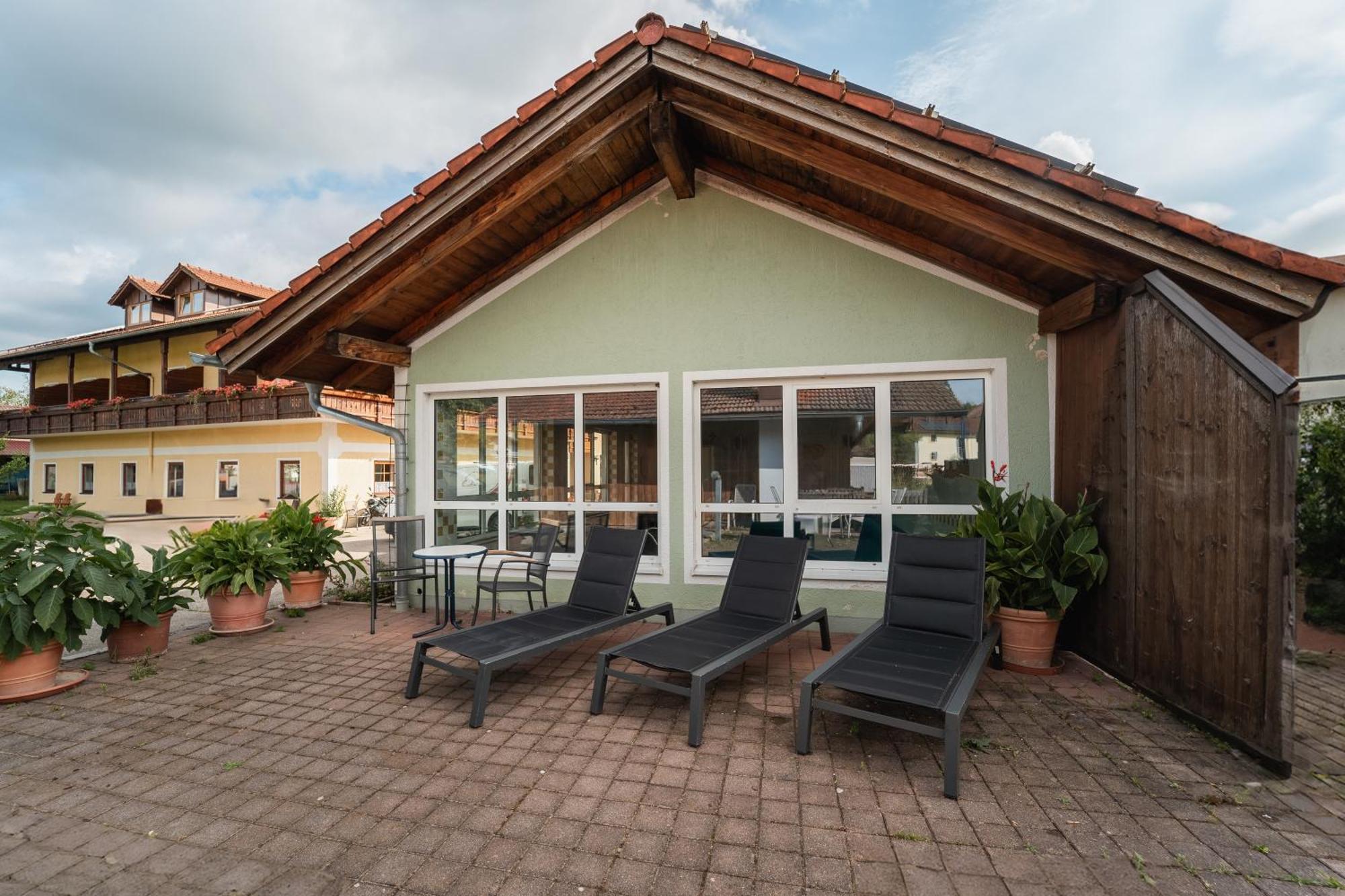 Gasthof Gruber Fridolfing Exterior foto